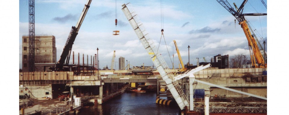 Belmouth Passage Bridge, London