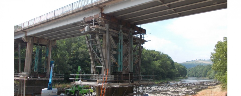 The trestles are in position and taking the weight of the deck 