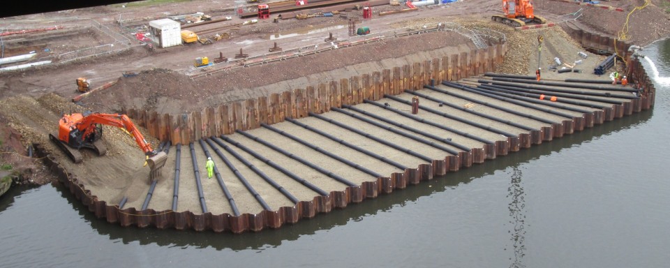 Construction of the foundations to hold the columns