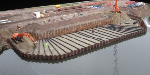 Construction of the foundations to hold the columns