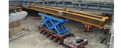 London Bridge Station - Scissor Lift